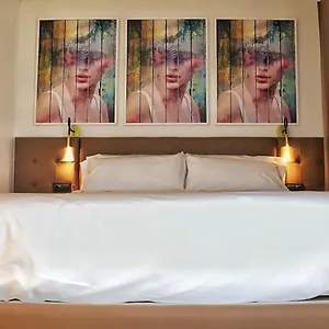 Les Cases Del Mar Apartahotel
